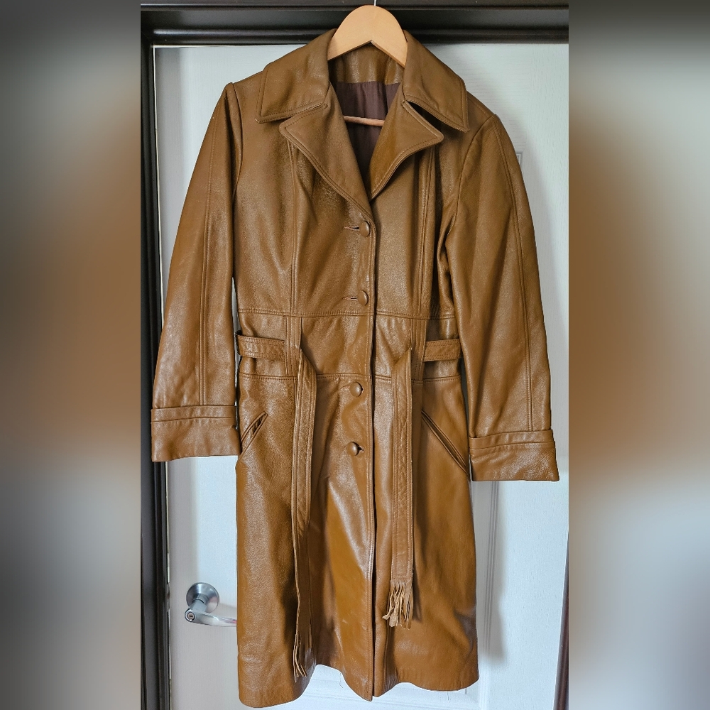 Women's Vintage Tan Leather Coat